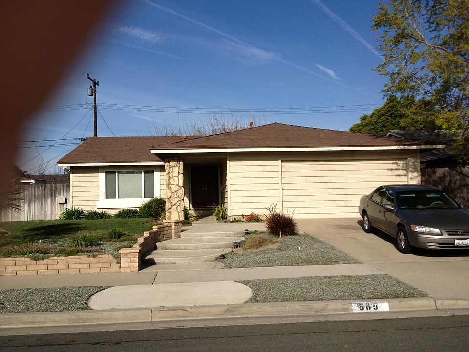 1st image of 869 Empress Ave