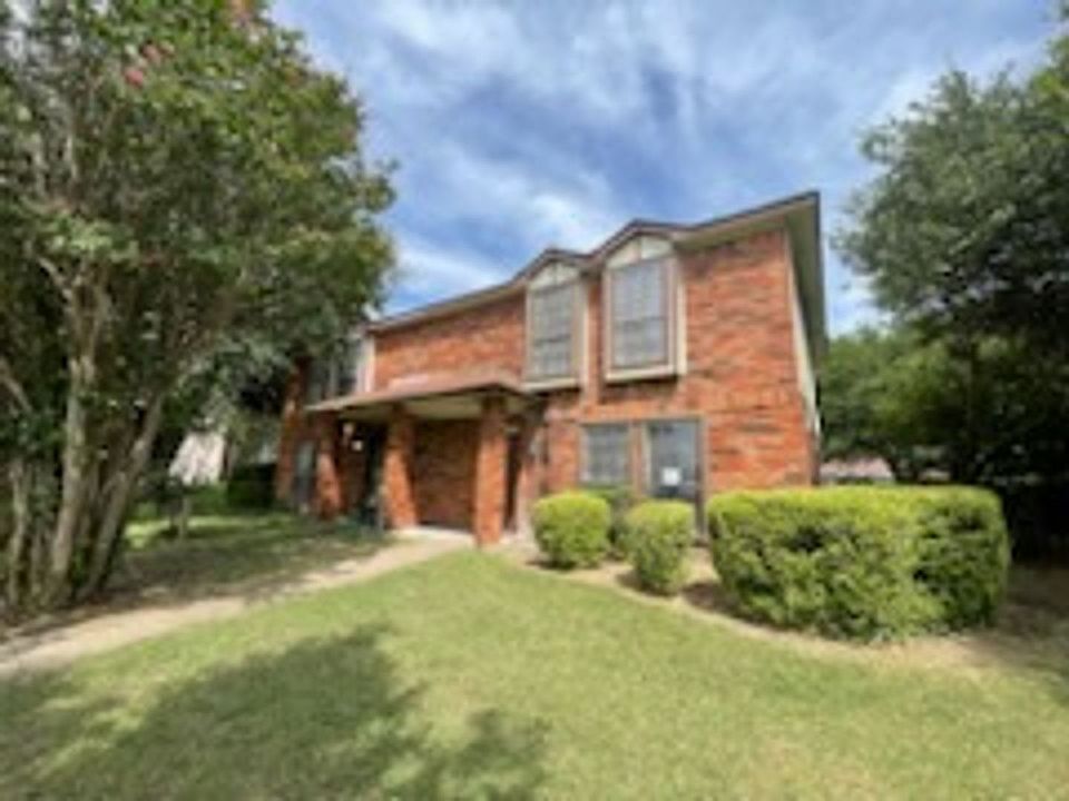 1st image of 707 Brookhaven Dr