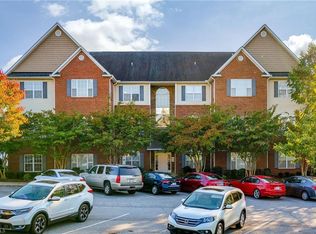 6981 Hanesbrook Cir APT 301, Clemmons, NC 27012