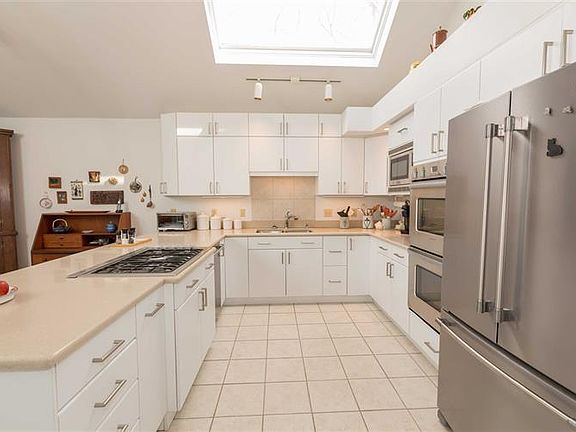 5th image of 17850 Amberwood Ln