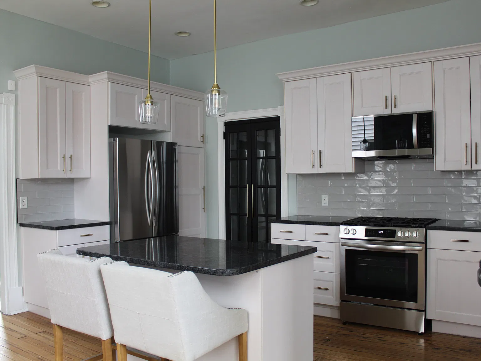 3 bed, 1800 sqft, $2,500 — Photo 4