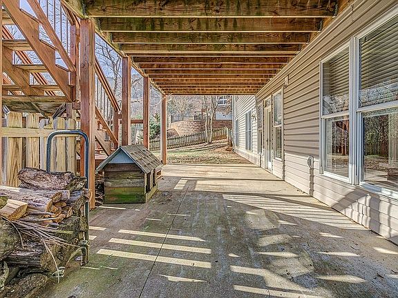 4th image of 5838 Winnbrook Dr