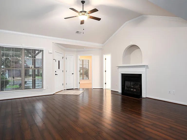 6062 Townley Ct — Photo 7