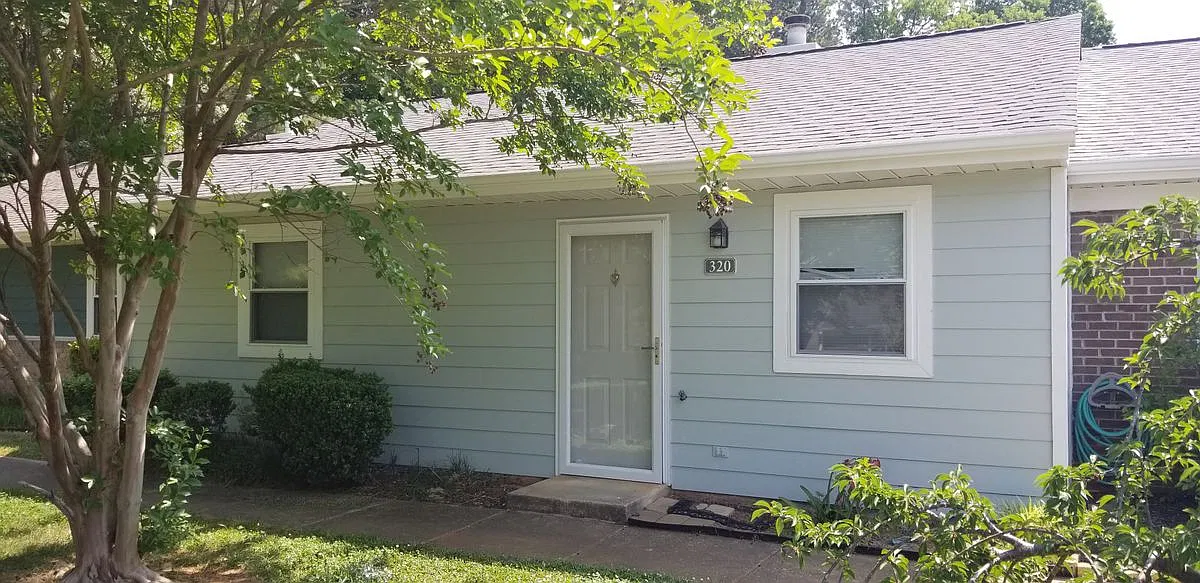 2 bed, 2.0 bath, 851 sqft, $1,350 — Photo 1