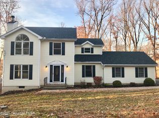 216 Welford Ct, Bushkill, PA 18324