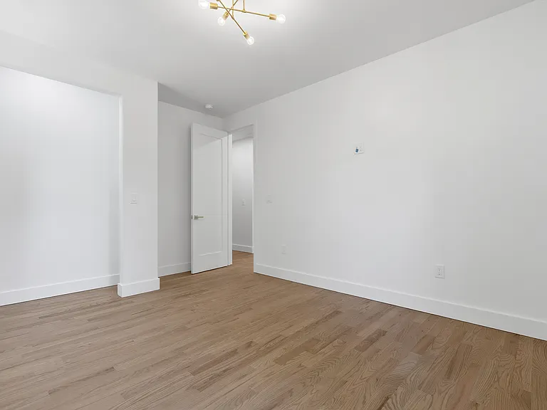 548 Lakes Rd — Photo 33