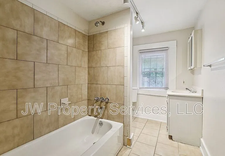 1832 Elysian Fields Ave — Photo 9