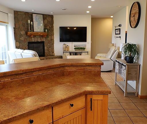 Looking towards Living Rm