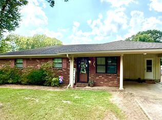 722 Cherokee Ln, Grenada, MS 38901