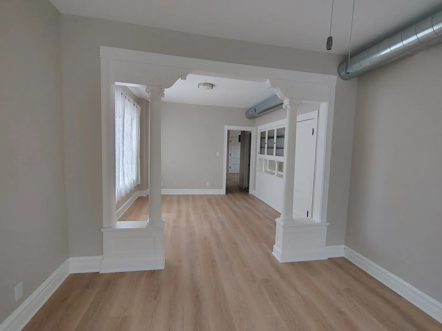3260 W Le Moyne St — Photo 2
