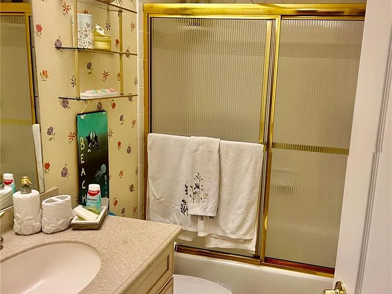 4187 Lakewood Blvd #E-13 — Photo 11