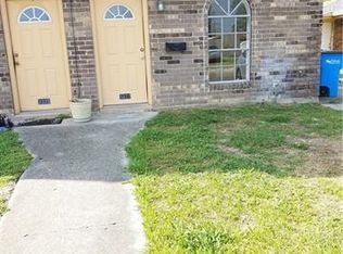 3322 Pakenham Dr, Chalmette, LA 70043