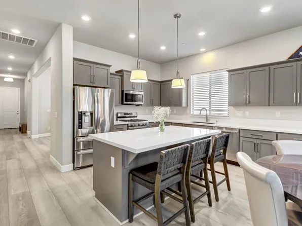 7049 Lakehaven Dr, Roseville, CA 95747