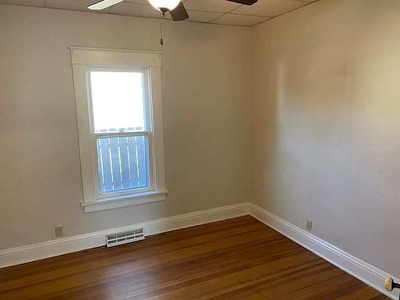 4th image of 510 W 4th St