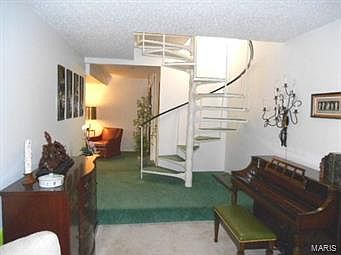 4th image of 6828 Champaigne Ln