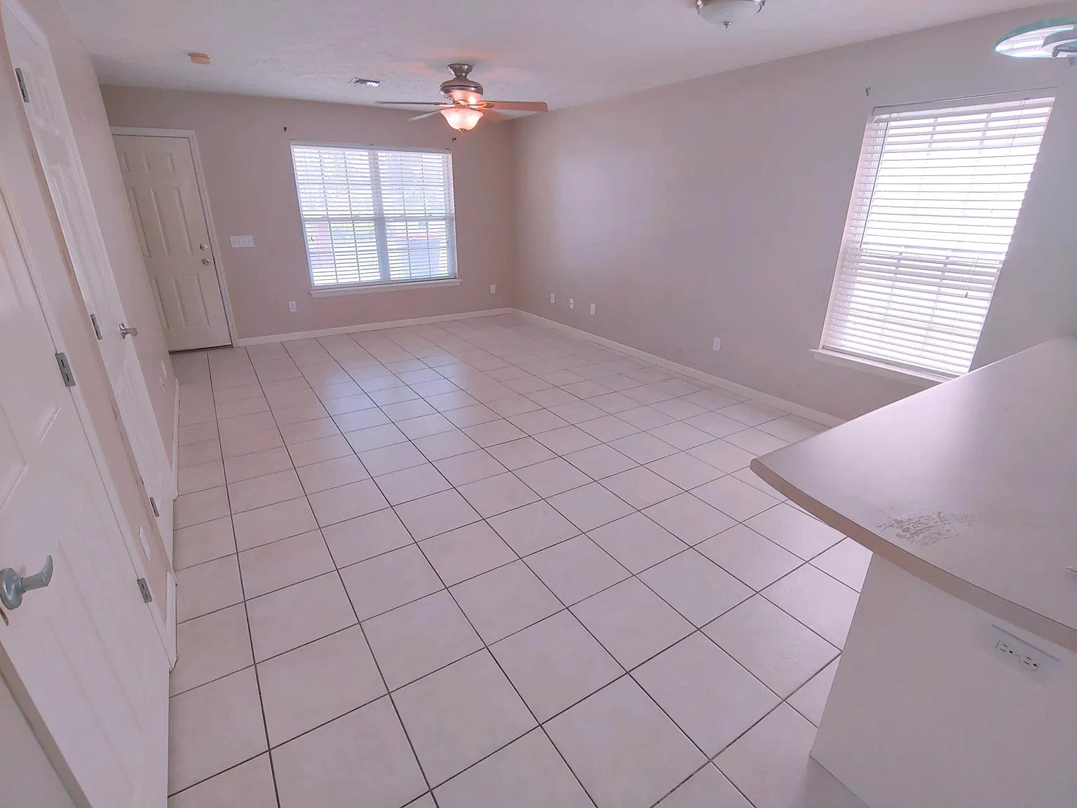 6222 Sunset Dr — Photo 3