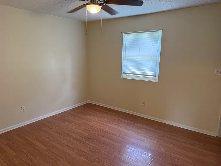 105 Sheila Ct #4 — Photo 2