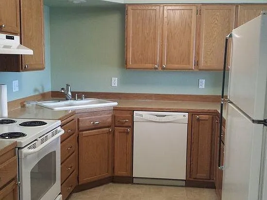 3733 Waller Rd E #104 — Photo 10