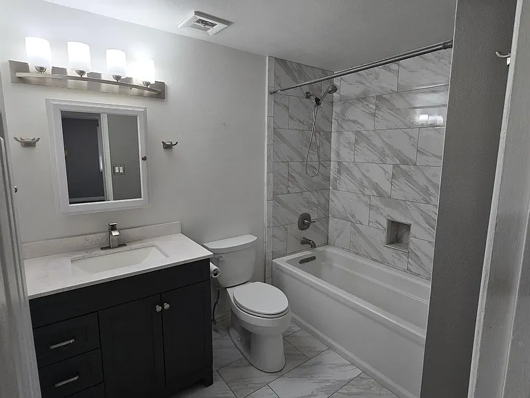 14002 N 37th Pl — Photo 23