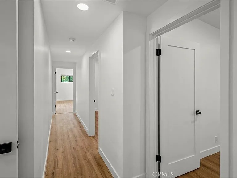 9519 La Reina Ave — Photo 14