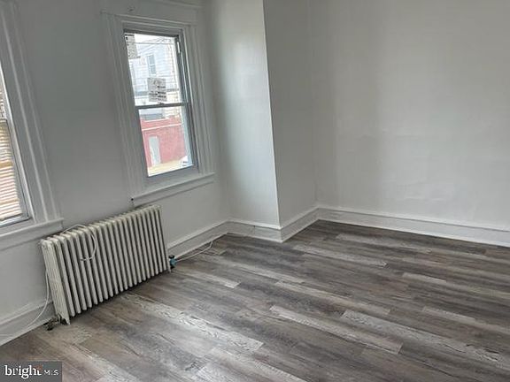 5th image of 1458 Rosalie St APT 1
