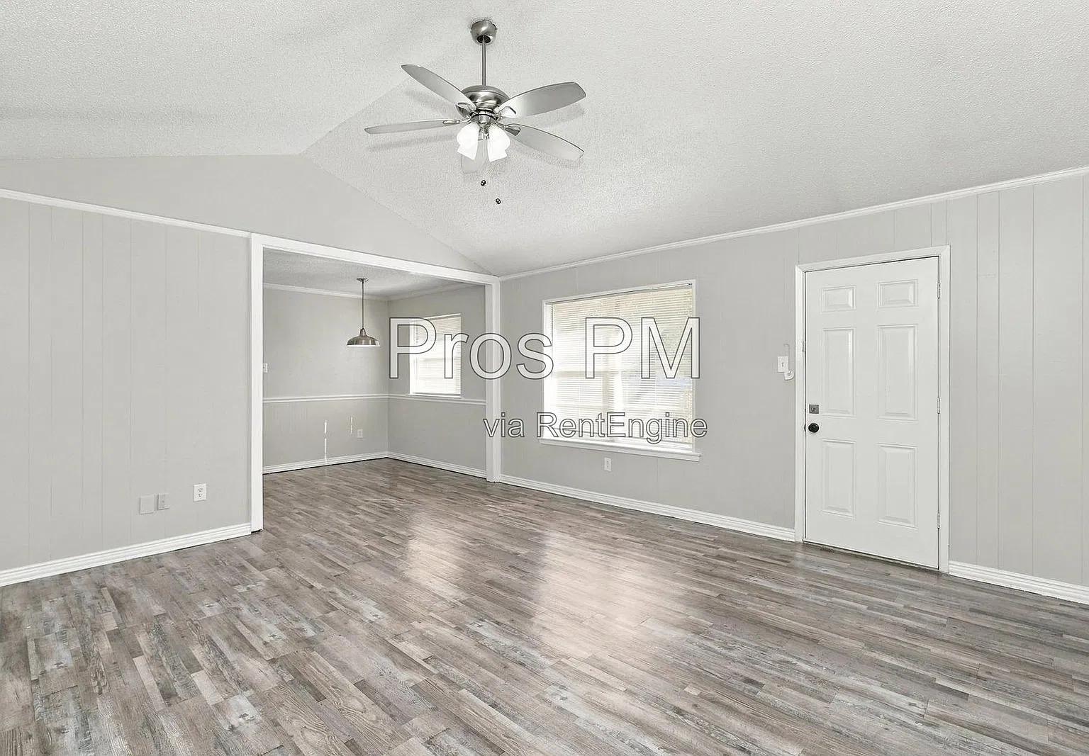 3 bed, 1.0 bath, 1431 sqft, $1,735 — Photo 3