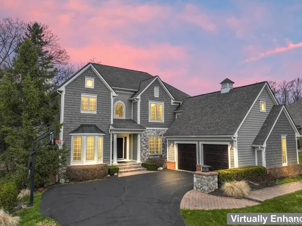 6193 Stonewood Dr, Clarkston, MI 48346