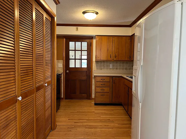 21 Devin St — Photo 3