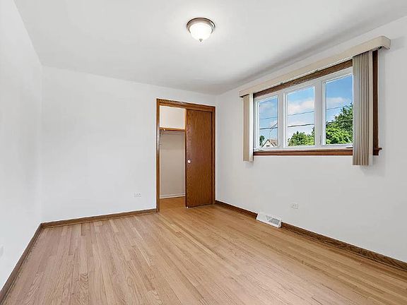 5th image of 7801 Natoma Ave
