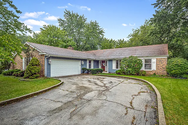 2930 Cambridge Ln photo 1