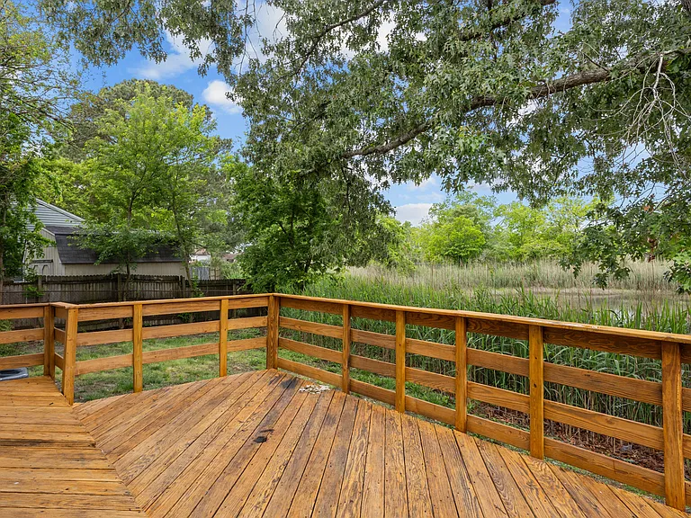 913 Laredo Ct — Photo 27