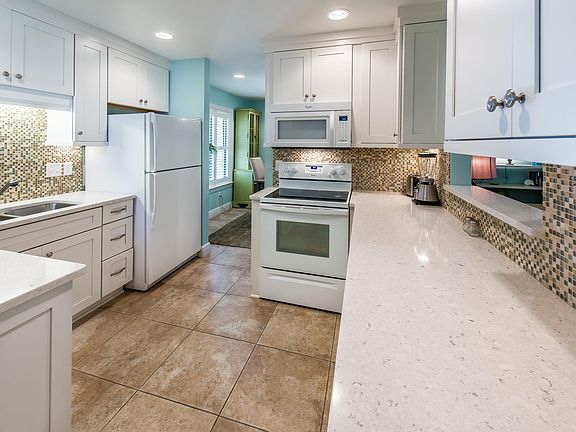 3rd image of 657 Bayou Dr #657