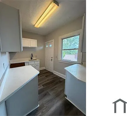 3 bed, 900 sqft, $1,295 — Photo 2