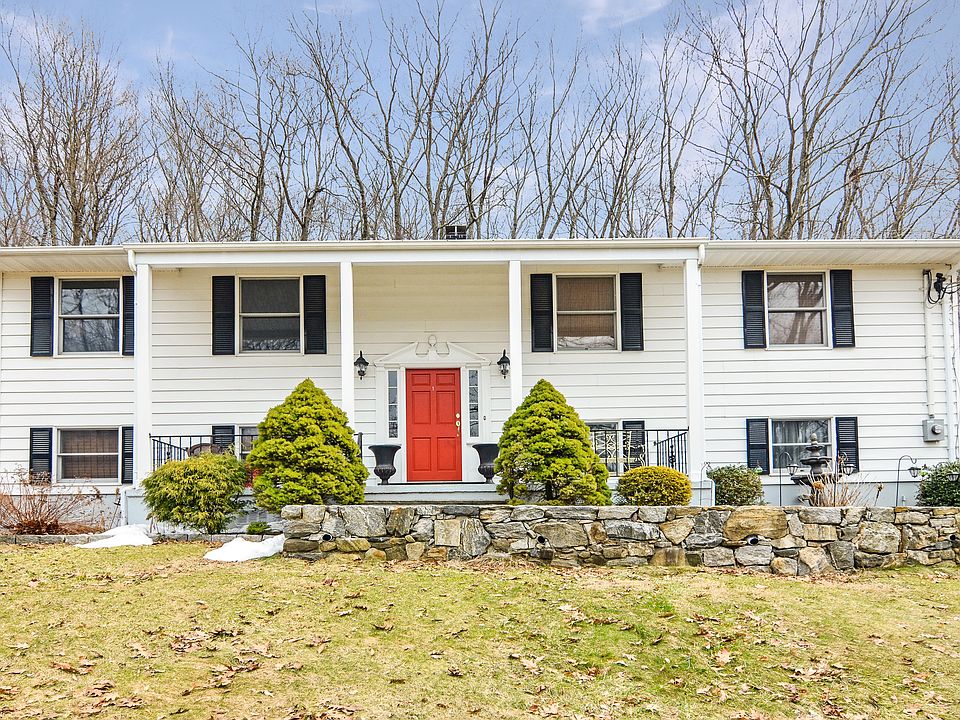 1st image of 48 Woodbine Dr