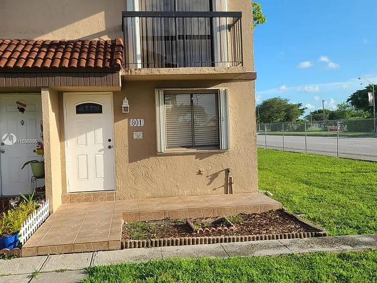1907 SW 107th Ave #801 — Photo 24