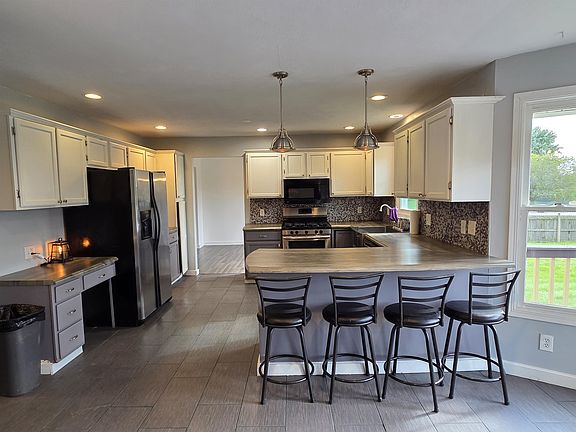 3rd image of 9276 Cheviot Dr