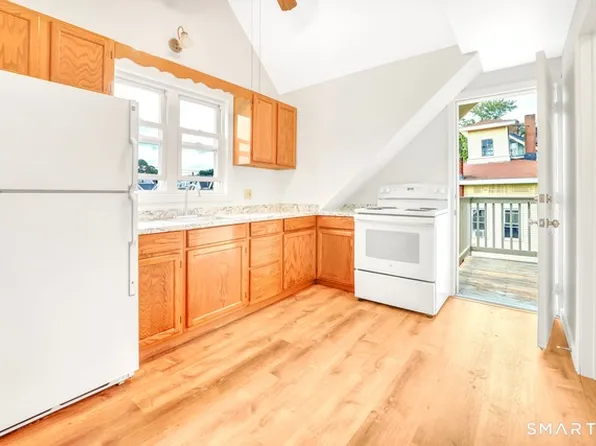 45 Pine St #5, Waterbury, CT 06710