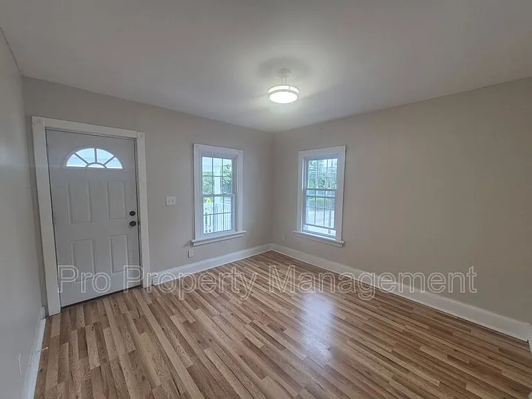 25 Howard Ave #2 — Photo 5