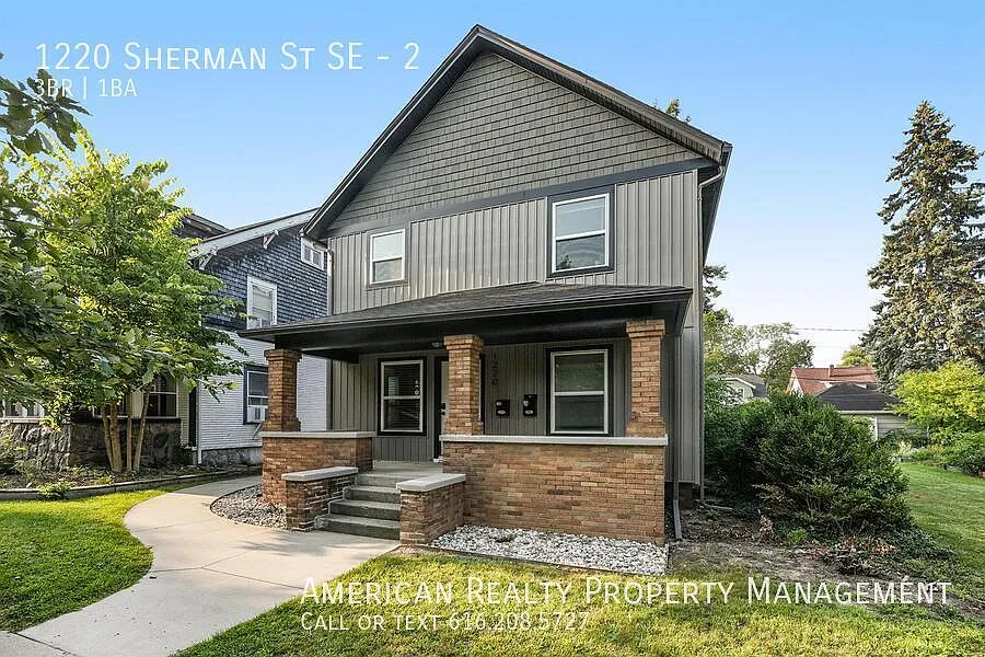 3 bed, 947 sqft, $2,000 — Photo 1