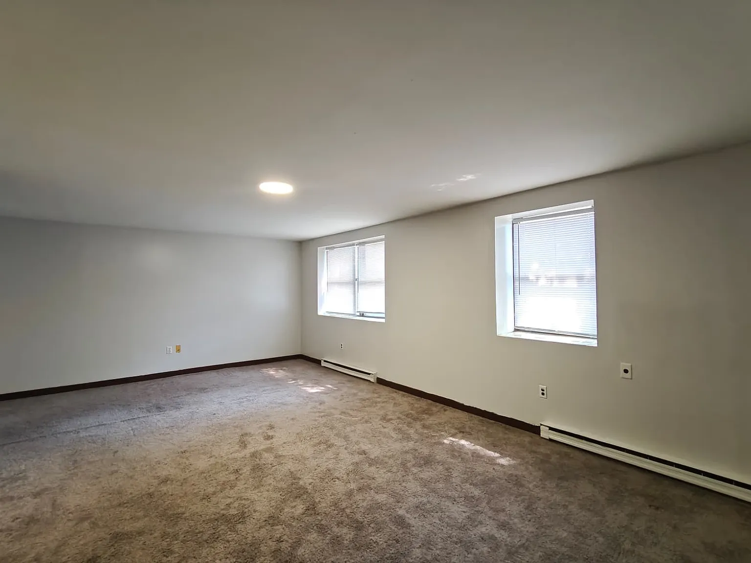 East Germantown's Next Hot 1-Bedroom! — Photo 3