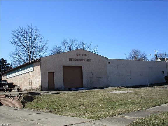 3rd image of 517 Steel St