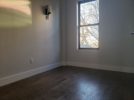 2nd image of 875 Metropolitan Ave Floor 2