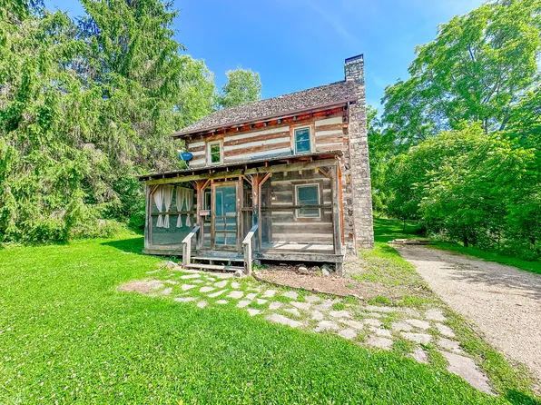 180 Courtney Dr, Lewisburg, WV 24901