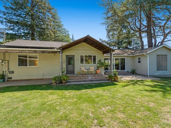 11 Eureka Canyon Rd, Watsonville, CA 95076