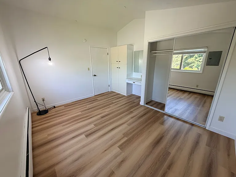7640 SE Yamhill St #7 — Photo 16