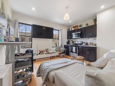 118 Kingsland Ave, Brooklyn, NY, 11222