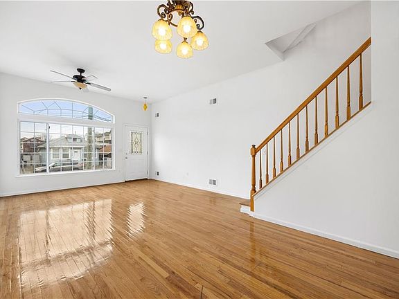 5th image of 362 Grimsby St