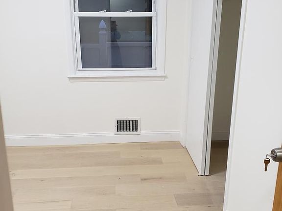 4th image of 14510 24th Ave Floor 1