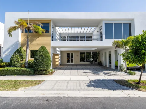 7451 NW 103rd Ct, Doral, FL 33178