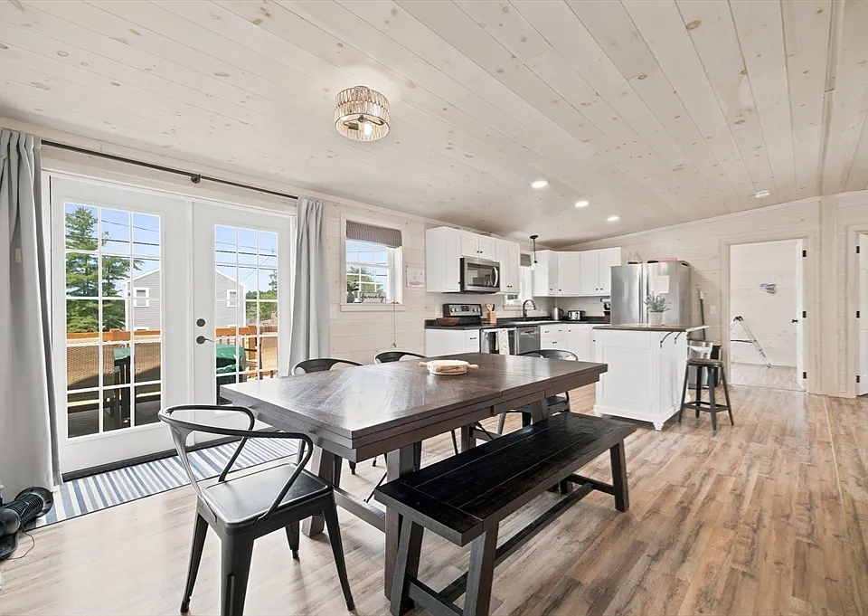 74 Blackmore Pond Cir